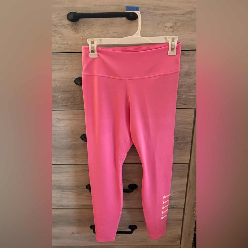 Nike Dri-fit leggings. 💕💕💕💕💕